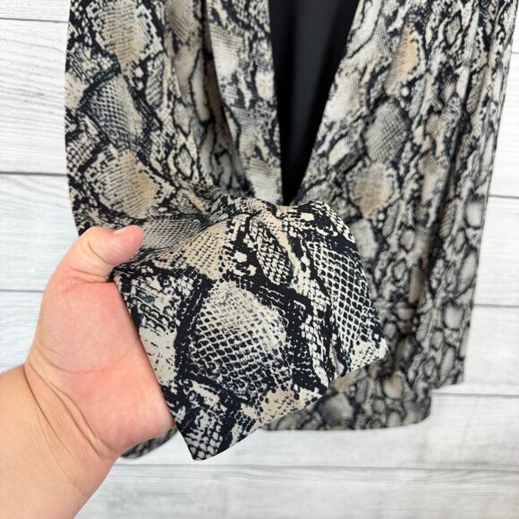 Susan Graver Plus Size Snake Print Liquid Knit Stretch Blazer Jacket Size 3X - Picture 3 of 10